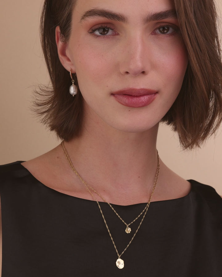 Elisajewels August Poppy and November Chrysanthemum Birthflower Pendant Necklace