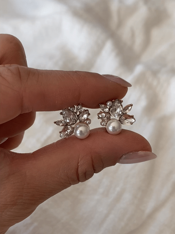 Elisajewels Mini Bordeaux Studs